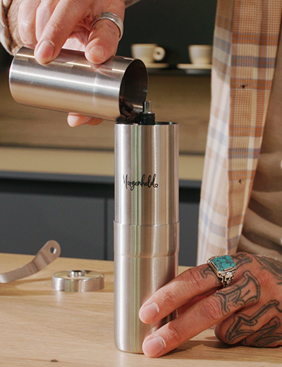 Morgenheld Zack! gemahlen in der Morgenheldhandmühle: für den perfekten Start in den Tag