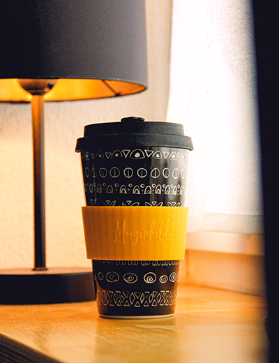 Blacky Sun Coffee-to-go Becher aus Porzellan – auslaufsicher, spülmaschinenfest, stilvolles Design in Schwarz