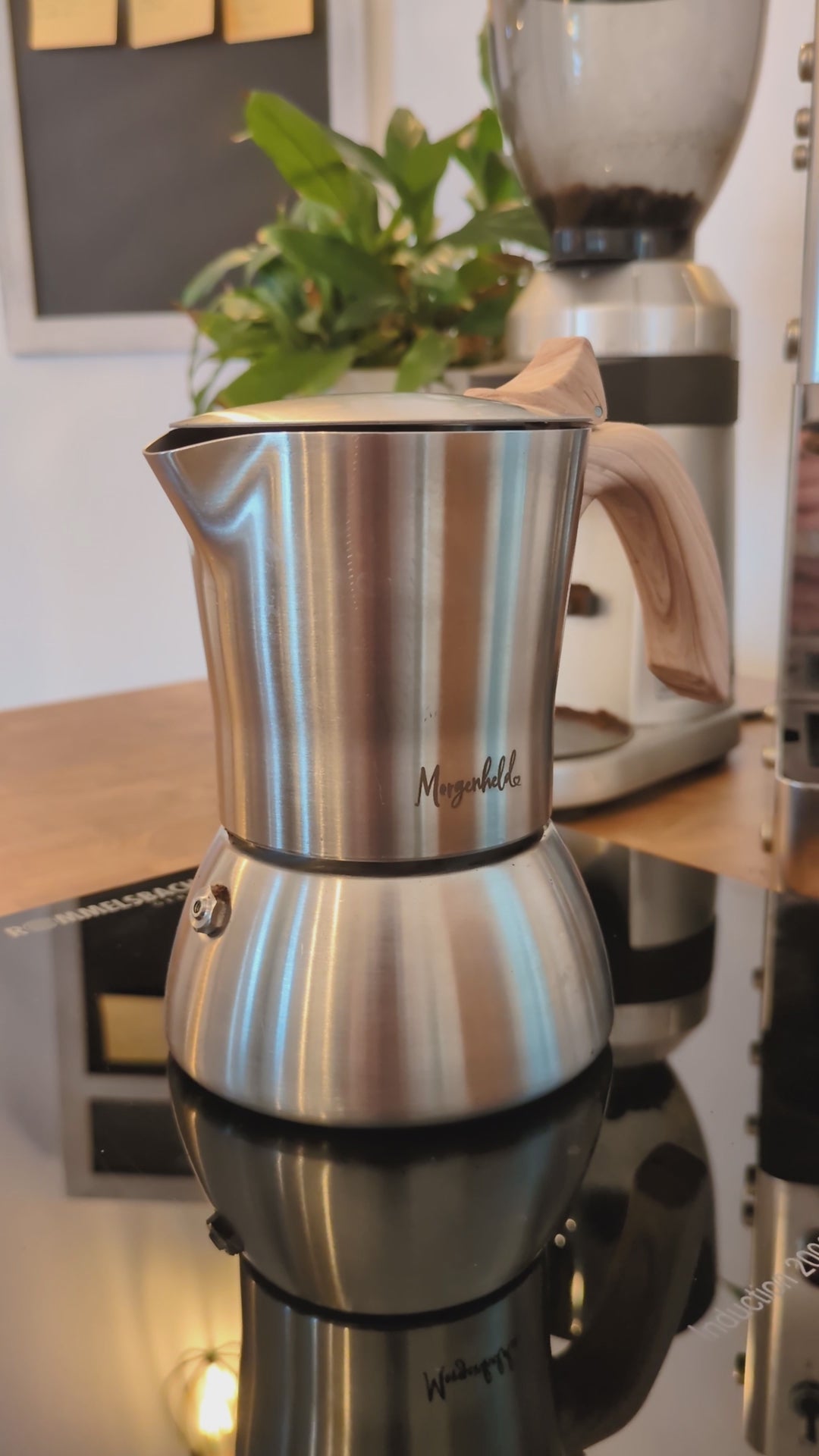 Erklärvideo zur Anwendung des Morgenheld Reduziersiebs bei den Morgenheld Espressokochern